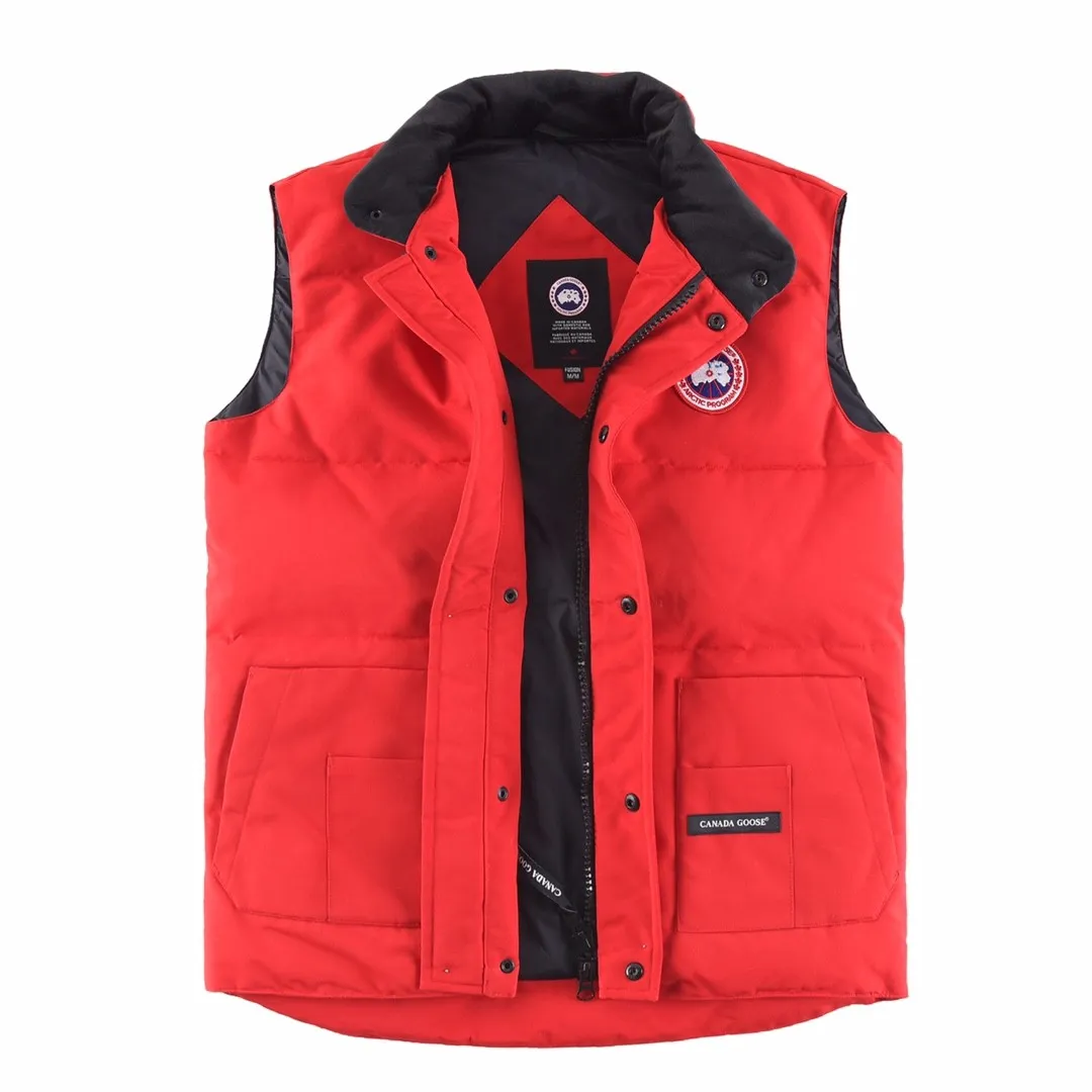 P320 Canada Goose Canada Goose #Freestyle Crew 4154M men's and women's vest down# ➖ Genuine synchronous anti-counterfeiting chip sensor! ➖ Imported Behringer embroidery machine to customize 10,000-needle embroidery logo! ➖ Imported 21-count polyester-cotton blended original fabric, using Feather-Light 10D waterproof coating fabric, made of 84.5% polyester fiber and 15.5% cotton, 100% the best feel in the entire network! ➖ The genuine official website uses the national standard 80 white duck down, and will never be misled by false claims such as 90 down or goose down! ➖ 100% nylon nylon lining with double double-layer sealing design to prevent velvet from running away. Top-grade polar fleece is used in the collar and pockets to keep warm and comfortable! ➖ Yoshida YKK provides original custom-made electroplated sliders. YKK two-way lockable zippers are tight and smooth and will not peel off paint! ➖ 3M composite original Velcro is durable, and all accessories and hardware are disassembled and customized!  SIZE: XS S M L XL XXL [Attached: Size chart]